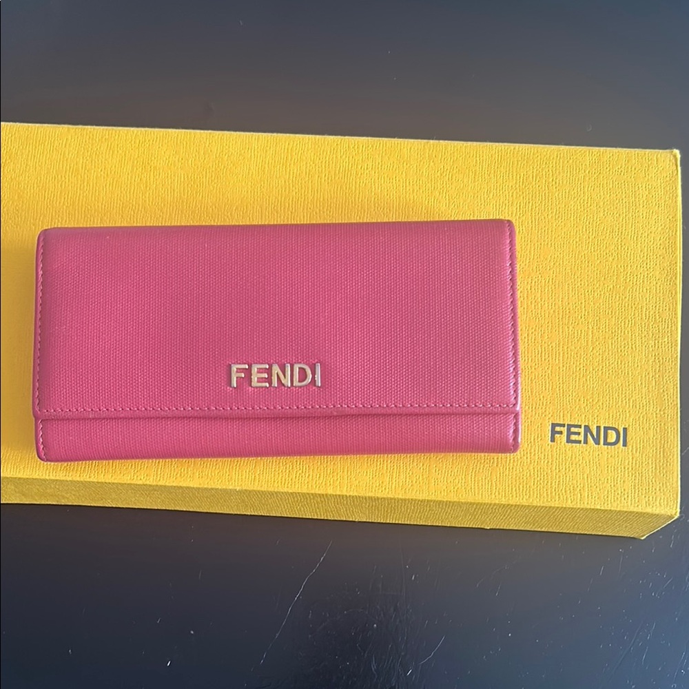 Fendi Pink Women's Wallet